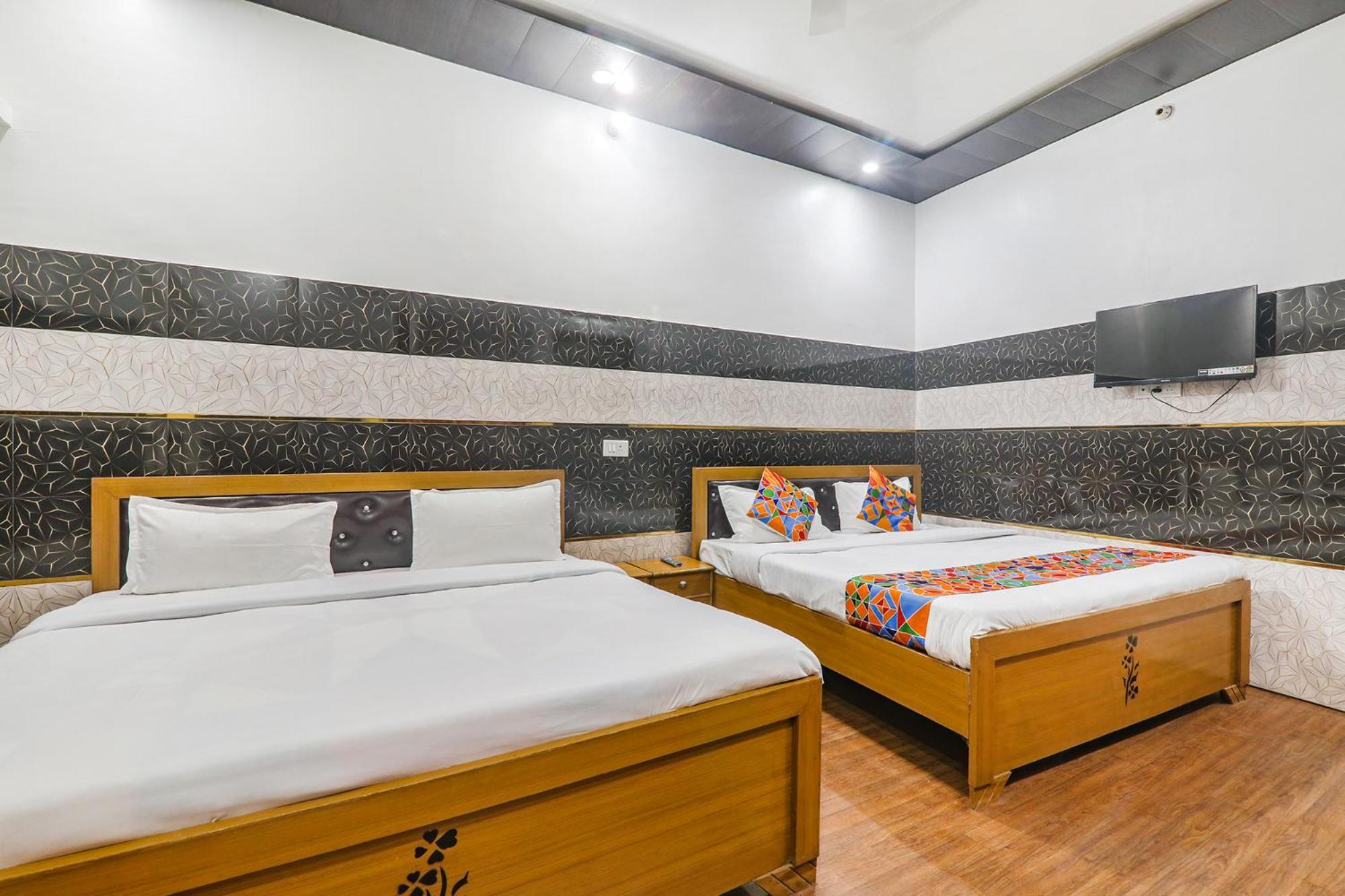 Fabexpress Milan Palace Ayodhya Luaran gambar